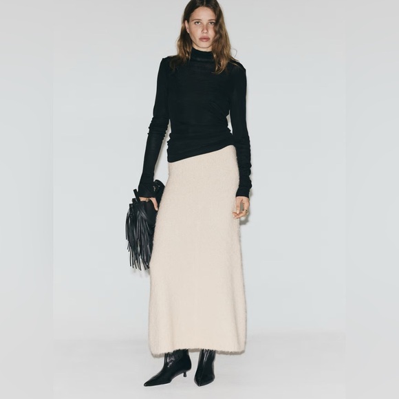 H&M Dresses & Skirts - H&M Boucle A-Line Knit Skirt Size S NWT